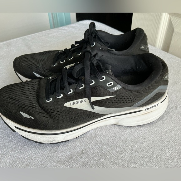 Brooks Men\'s Black Running Shoes Sz 9 main image 10
